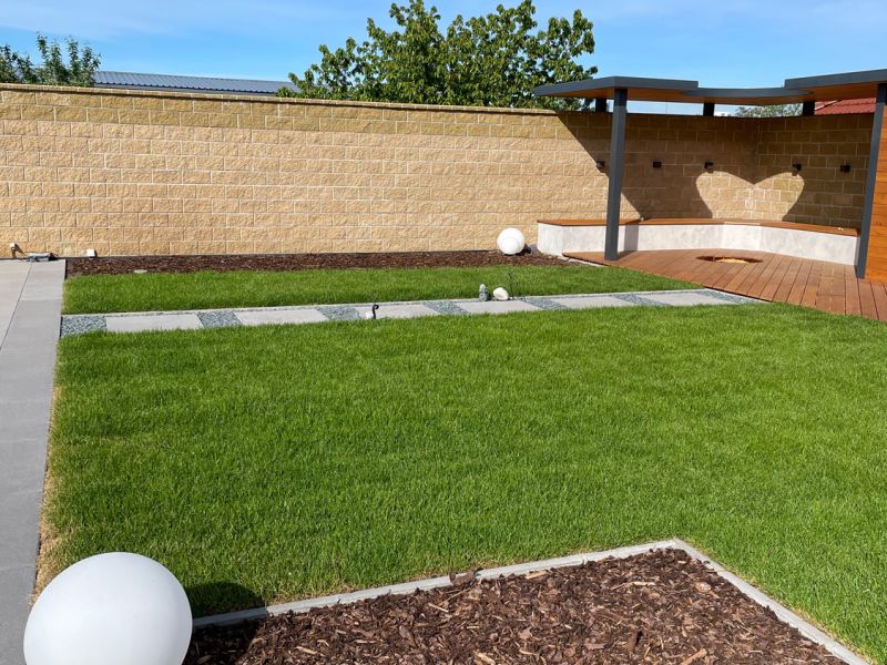 zahrady a nádvoří STAVBY ŠESTÁK