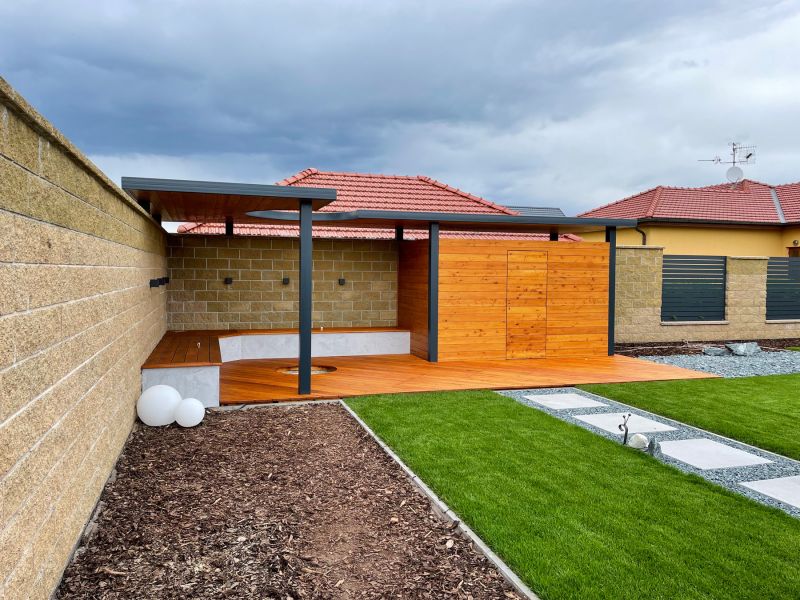 zahrady a nádvoří STAVBY ŠESTÁK